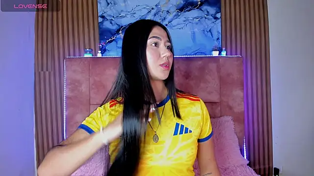 Snapshot of Iris_Thompson_ chatting on July 2026 03:24:02 AM Iris Thompson online show from July 2026 03:24:02 AM