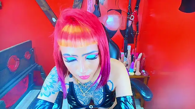 Snapshot of AlissaPeachx chatting on June 2026 05:54:01 AM AlissaPeachx online show from June 2026 05:54:01 AM