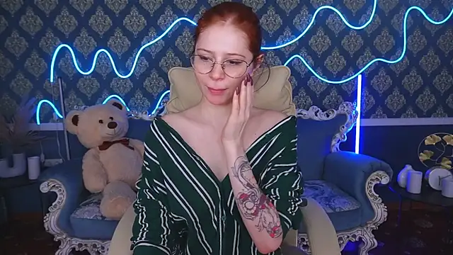 Sasha Exclusive online show from September 2025 01:02:02 PM