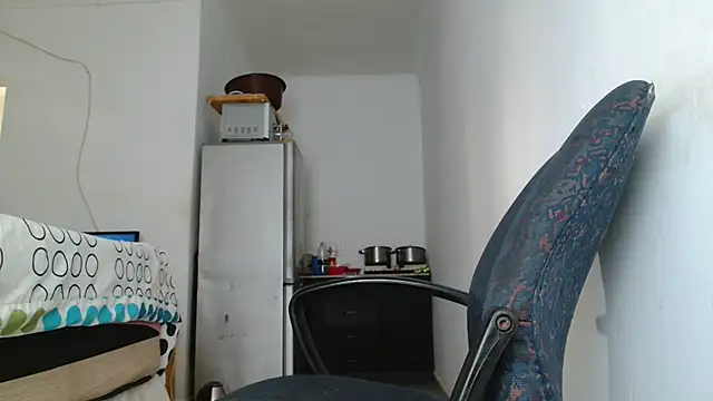 Hugetittiesxx2 online show from April 2026 05:59:01 AM