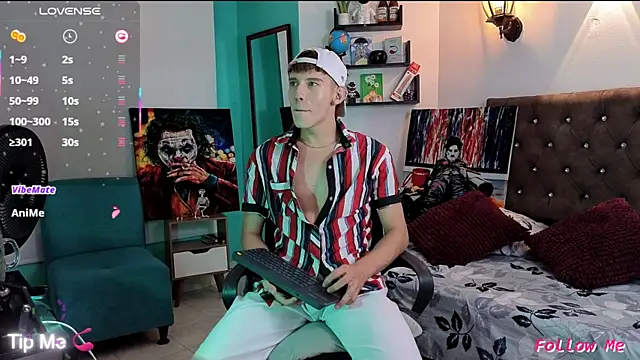 Snapshot of flowers18 chatting on November 2025 10:31:02 PM flowers18 online show from November 2025 10:31:02 PM