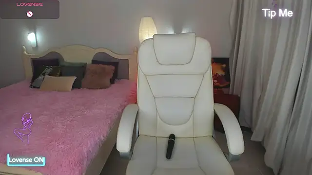 Snapshot of Miss_Elia chatting on February 2025 05:22:02 PM Miss Elia online show from February 2025 05:22:02 PM