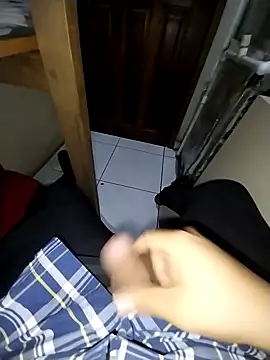 Snapshot of Whiper2024 chatting on September 2025 06:31:02 PM Whiper2024 online show from September 2025 06:31:02 PM