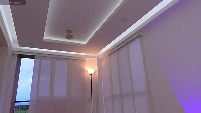 nicollefiorett online show from December 2024 10:48:02 PM