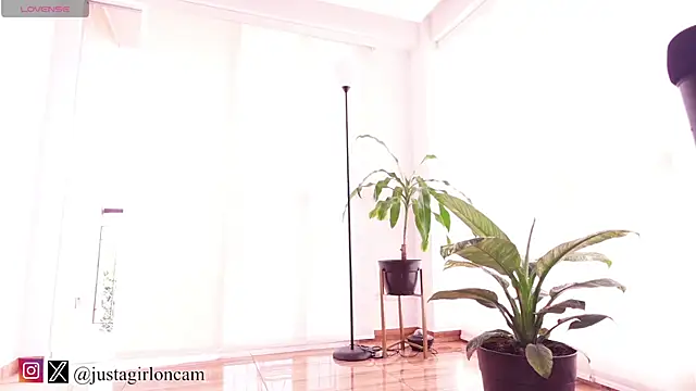 nicollefiorett online show from March 2025 07:14:02 PM