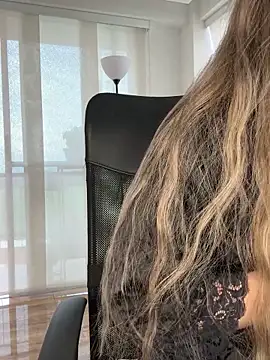 nicollefiorett online show from September 2025 08:53:02 PM