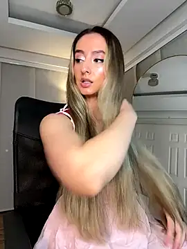 nicollefiorett online show from October 2025 11:05:02 PM