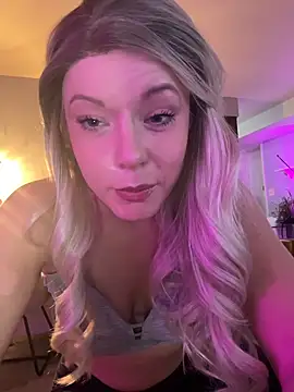 EllaSnow online show from March 2026 05:47:02 AM