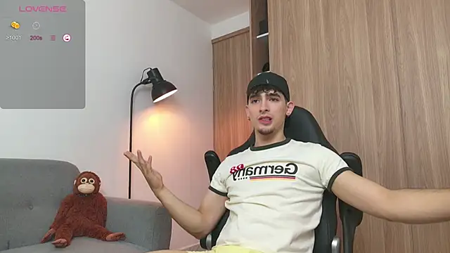 zenn rush1 online show from February 2025 01:01:01 PM