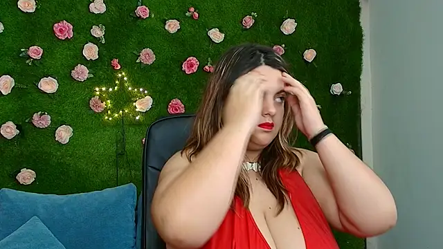 Snapshot of Huge_Titties_ chatting on November 2025 08:07:01 PM Huge Titties online show from November 2025 08:07:01 PM