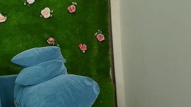 Snapshot of Huge_Titties_ chatting on November 2025 12:41:02 PM Huge Titties online show from November 2025 12:41:02 PM