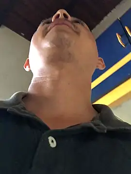 isacalejandroo online show from February 2025 02:08:01 PM