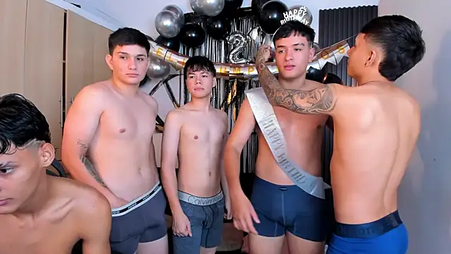 Snapshot of Sweet_WallenV2 chatting on November 2025 01:22:01 PM Sweet WallenV2 online show from November 2025 01:22:01 PM