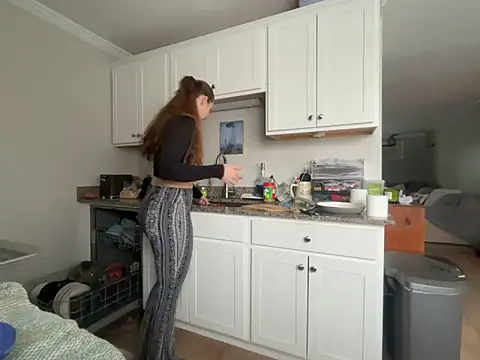 MissSwitch online show from December 2025 07:51:01 PM