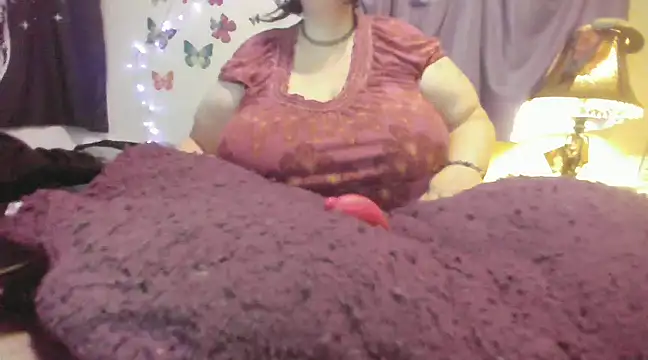 Snapshot of Alli_Kat chatting on January 2025 11:39:02 PM Alli Kat online show from January 2025 11:39:02 PM