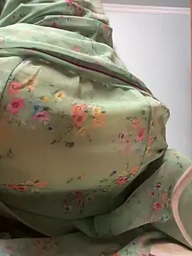 HotRiyacpl online show from December 2025 05:16:01 AM