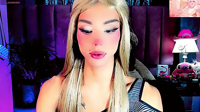 dollswit01 online show from November 2025 05:48:02 PM