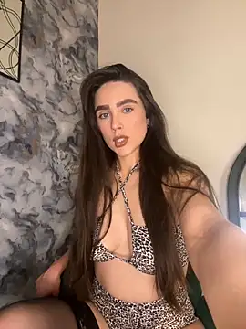 Snapshot of EmmaRosalie chatting on February 2025 08:33:01 PM EmmaRosalie online show from February 2025 08:33:01 PM