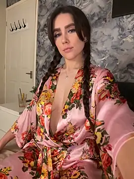 Snapshot of EmmaRosalie chatting on February 2025 03:35:01 AM EmmaRosalie online show from February 2025 03:35:01 AM