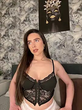 Snapshot of EmmaRosalie chatting on March 2025 08:00:02 PM EmmaRosalie online show from March 2025 08:00:02 PM