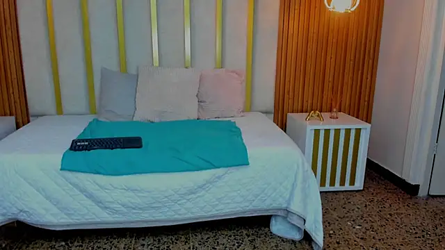 Snapshot of love_mommy chatting on March 2025 05:52:01 AM love mommy online show from March 2025 05:52:01 AM