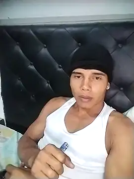 Snapshot of alex_candela chatting on January 2025 04:25:01 AM alex candela online show from January 2025 04:25:01 AM