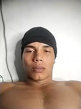 Snapshot of alex_candela chatting on January 2025 04:48:02 PM alex candela online show from January 2025 04:48:02 PM