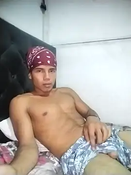 Snapshot of alex_candela chatting on February 2025 06:48:01 AM alex candela online show from February 2025 06:48:01 AM