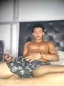 Snapshot of alex_candela chatting on February 2025 02:12:01 AM alex candela online show from February 2025 02:12:01 AM