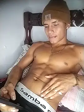 Snapshot of alex_candela chatting on February 2025 07:15:01 AM alex candela online show from February 2025 07:15:01 AM