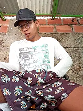 Snapshot of alex_candela chatting on November 2025 12:17:01 PM alex candela online show from November 2025 12:17:01 PM