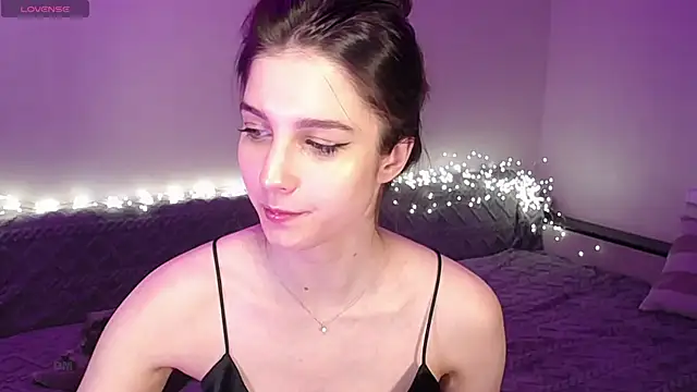 Abigail Wills online show from November 2025 05:56:01 PM