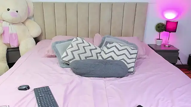 HannaRousse  online show from September 2025 08:19:01 PM