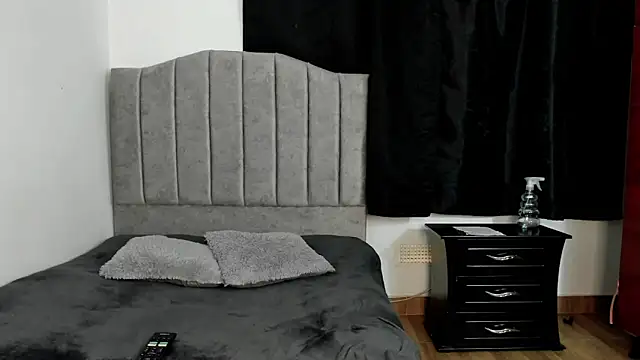 lorymoon online show from December 2024 06:58:02 PM