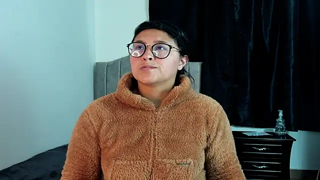 lorymoon online show from December 2024 07:16:02 PM