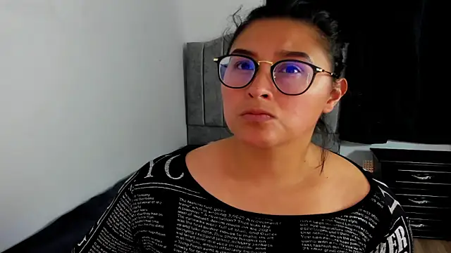 lorymoon online show from January 2025 07:28:01 PM