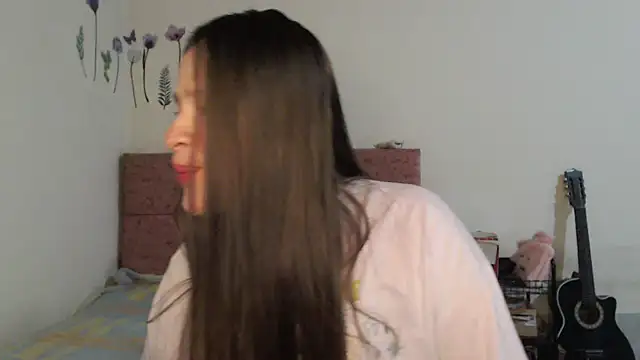 Snapshot of Serenity chatting on April 2026 11:24:01 PM Serenity online show from April 2026 11:24:01 PM