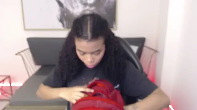 Shenna brunette  online show from December 2024 01:07:02 PM