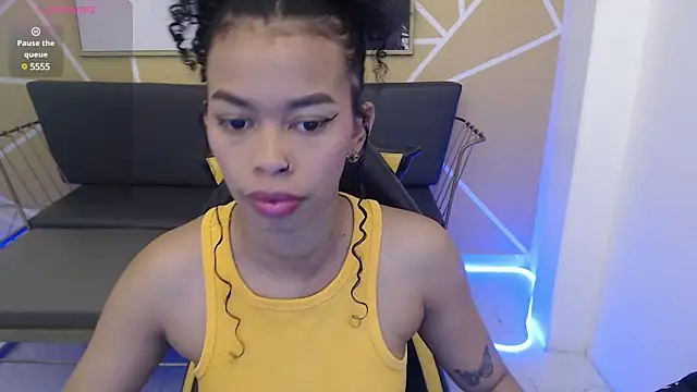 Shenna brunette  online show from March 2025 01:08:01 PM