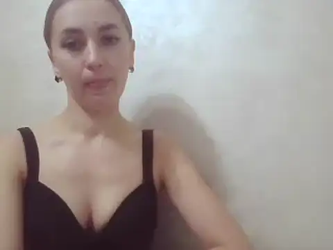 Snapshot of CaitlinaJayne23 chatting on February 2025 04:14:02 AM CaitlinaJayne23 online show from February 2025 04:14:02 AM