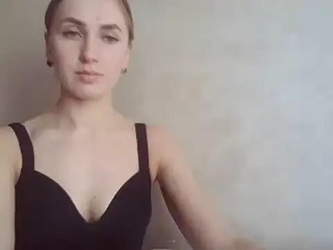 Snapshot of CaitlinaJayne23 chatting on February 2025 01:05:02 PM CaitlinaJayne23 online show from February 2025 01:05:02 PM