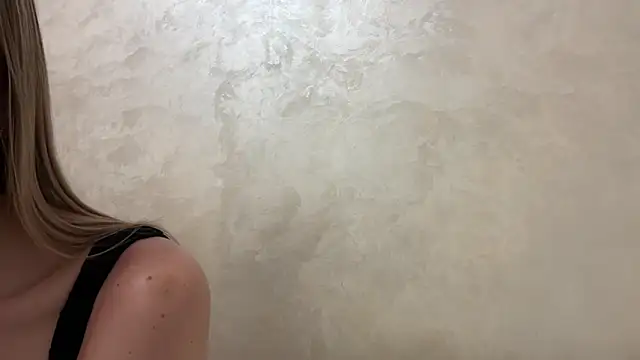 CaitlinaJayne23 online show from November 2025 04:33:02 AM