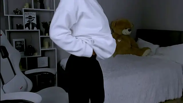 MichelleOrtis online show from April 2026 02:36:01 AM