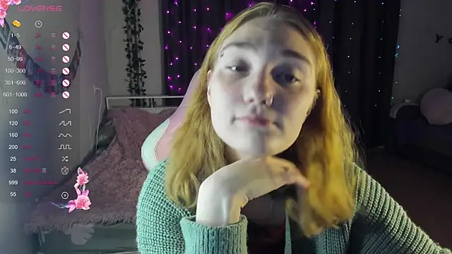 Snapshot of ReddHotPipper chatting on December 2024 01:07:02 AM ReddHotPipper online show from December 2024 01:07:02 AM