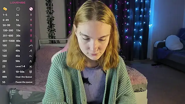 Snapshot of ReddHotPipper chatting on January 2025 01:08:01 AM ReddHotPipper online show from January 2025 01:08:01 AM