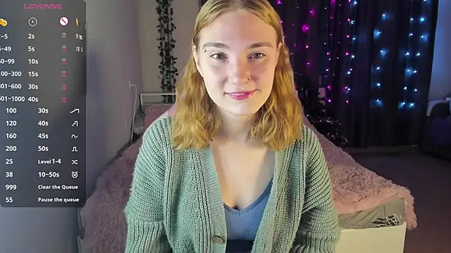 Snapshot of ReddHotPipper chatting on January 2025 01:04:02 AM ReddHotPipper online show from January 2025 01:04:02 AM