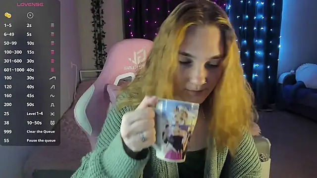 Snapshot of ReddHotPipper chatting on January 2025 01:01:01 AM ReddHotPipper online show from January 2025 01:01:01 AM