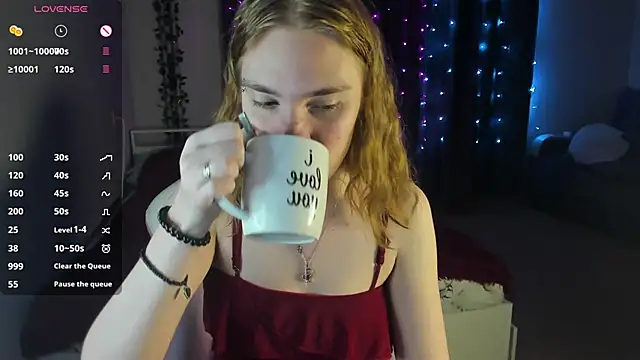 Snapshot of ReddHotPipper chatting on February 2025 01:02:01 AM ReddHotPipper online show from February 2025 01:02:01 AM