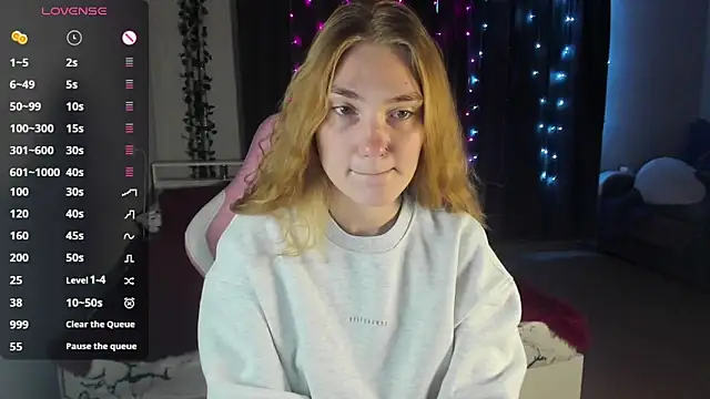 Snapshot of ReddHotPipper chatting on March 2025 01:01:02 AM ReddHotPipper online show from March 2025 01:01:02 AM