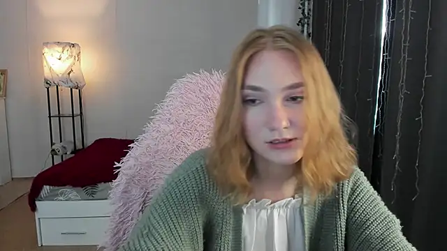 Snapshot of ReddHotPipper chatting on September 2025 02:23:01 AM ReddHotPipper online show from September 2025 02:23:01 AM